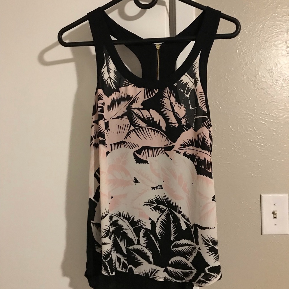 🛑 2 for $24 Express top xs